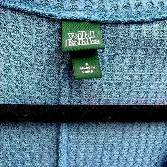 Wild Fable Waffle Knit Top Button Down Tie Front Long Sleeve Blue Size S - Picture 5 of 5